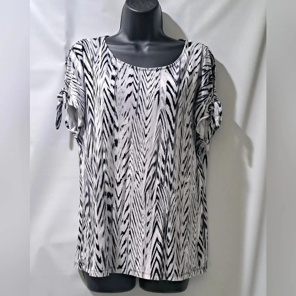 Calvin Klein Cold Shoulder Shirt - Picture 6 of 7